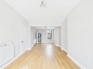 Lounge/Dining- click for photo gallery